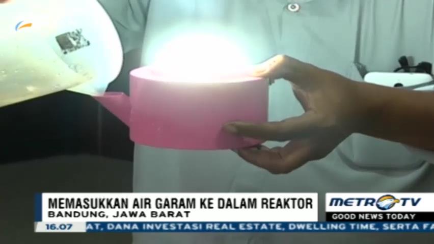 Pria Ini Ciptakan Alat Penghasil Listrik dari Air Garam