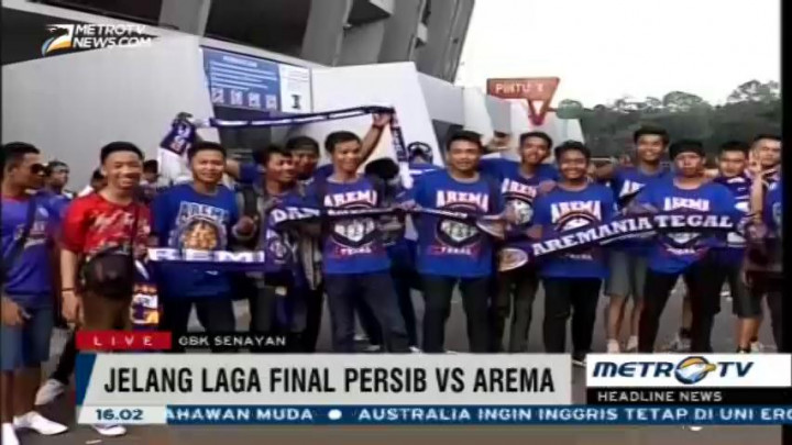 Bobotoh dan Aremania Mulai Padati GBK