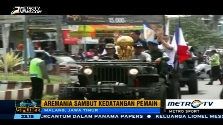 Ribuan Aremania Meriahkan Konvoi Juara Arema