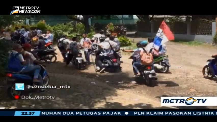 Hura-hura Huru-hara (1)