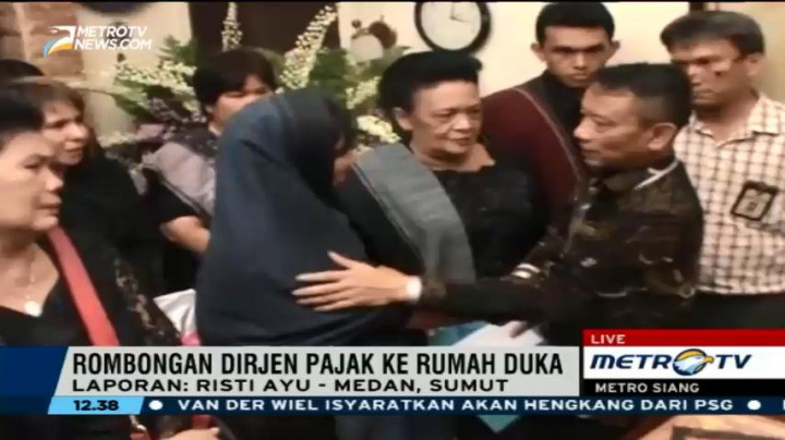 Dirjen Pajak Kunjungi Keluarga Pegawai yang Dibunuh