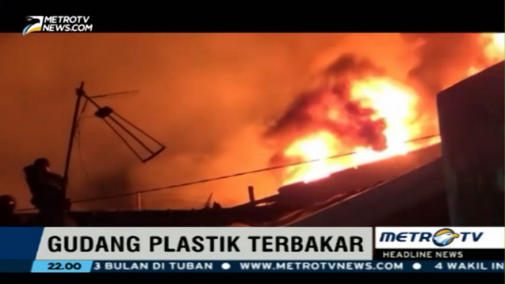 Gudang Plastik di Bekasi Ludes Terbakar