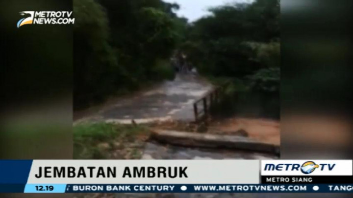Jembatan Ambruk di Bandung Terekam Video Amatir Warga