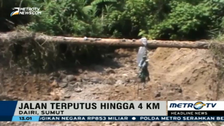 Hujan Deras Sebabkan Jalan Ambles di Dairi