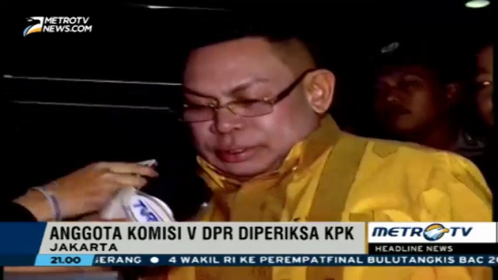 Elion Numberi Bantah Terima Suap Proyek Jalan di Maluku