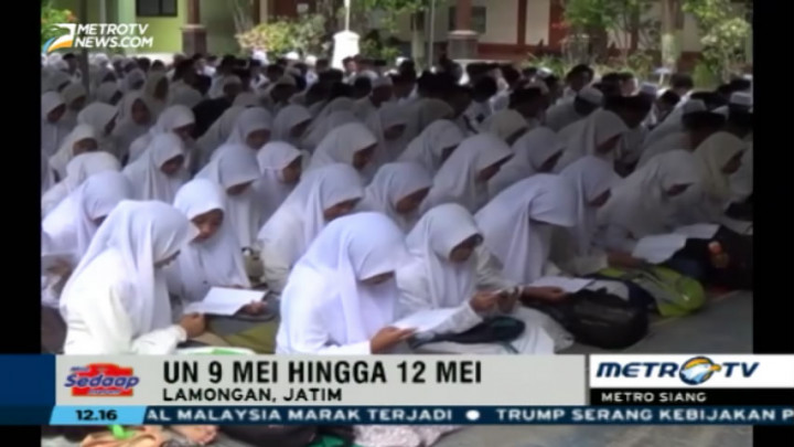 Jelang UN, Siswa dan Guru SMPN Lamongan Gelar Doa Bersama