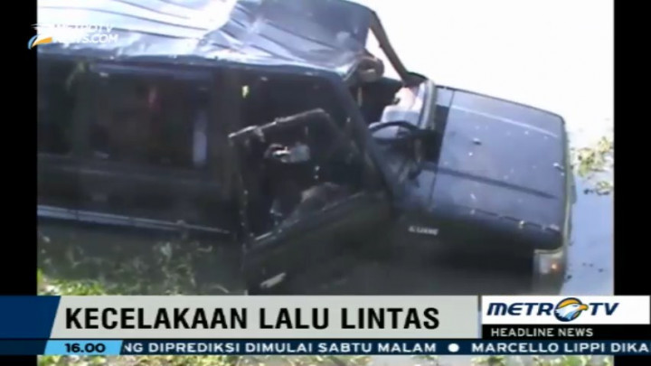 Minibus Terjun ke Tambak, Satu Keluarga Terluka
