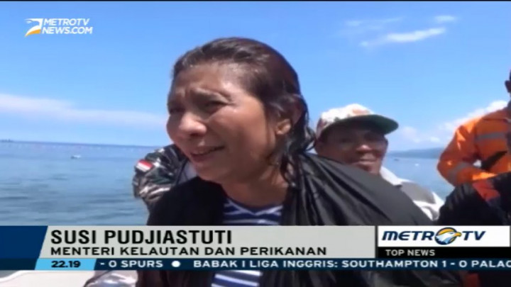 Kunjungi Gorontalo, Menteri Susi Berenang Bersama Hiu Paus