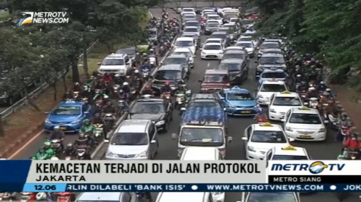 3 In 1 Dihapus, Jalan Protokol Padat