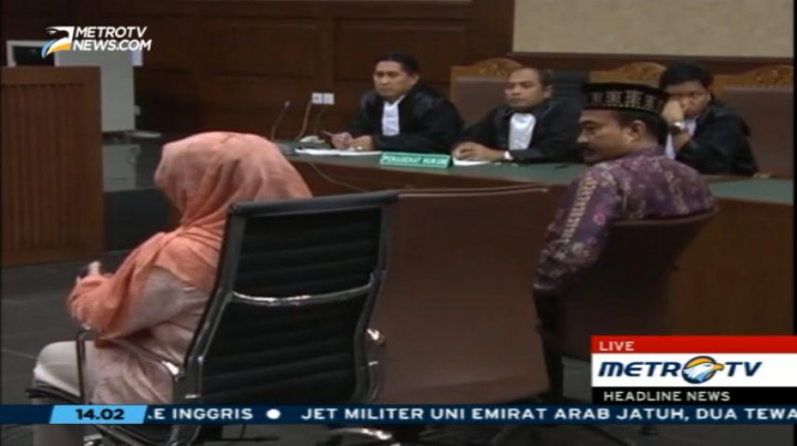 Dewie Yasin Limpo dan Stafnya Dituntut Sembilan Tahun Penjara