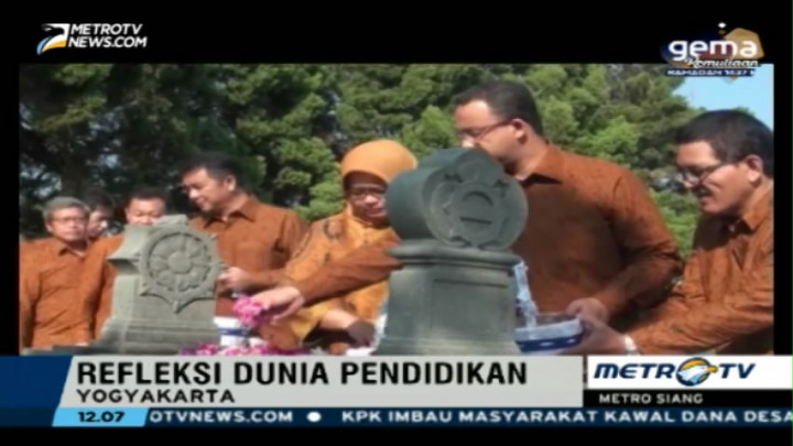 Mendikbud Berziarah ke Makam Ki Hajar Dewantara