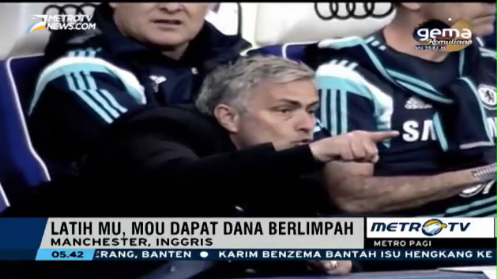 LVG Dipecat, Mourinho Ditunggu MU