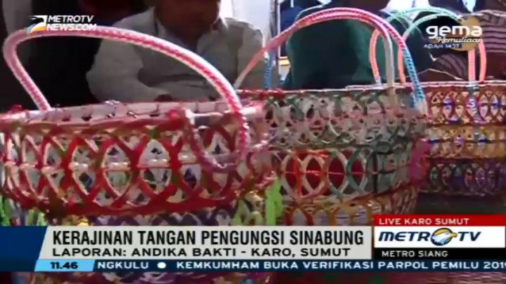 Isi Waktu Luang, Pengungsi Sinabung Buat Kerajinan Tangan