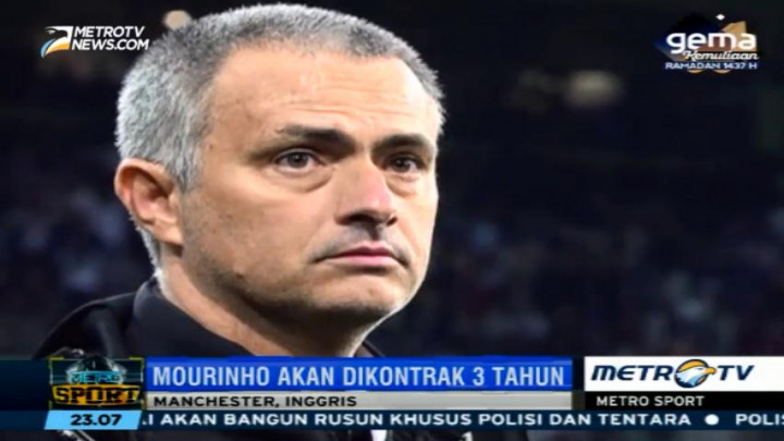 Jose Mourinho Selangkah Lagi Melatih Manchester United