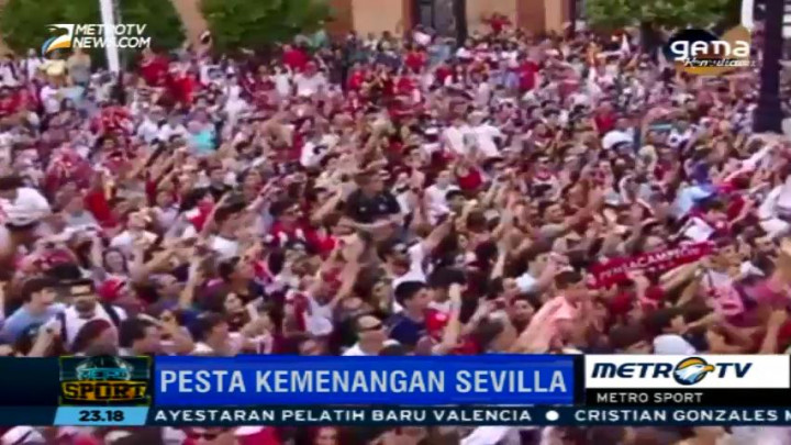 Pawai Pemain Sevilla Disambut Ribuan Fans