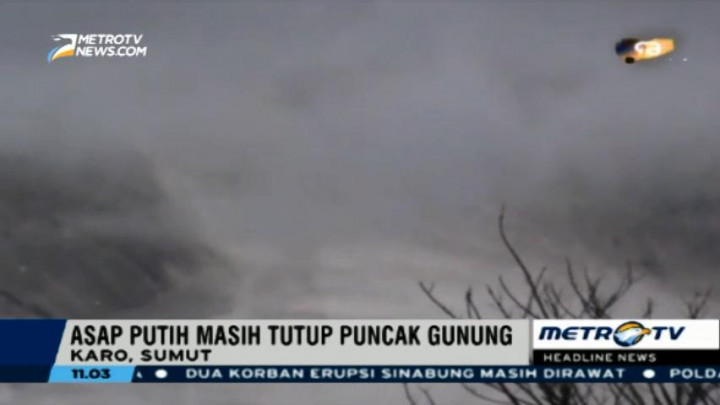 Asap Putih Masih Tutupi Puncak Gunung Sinabung