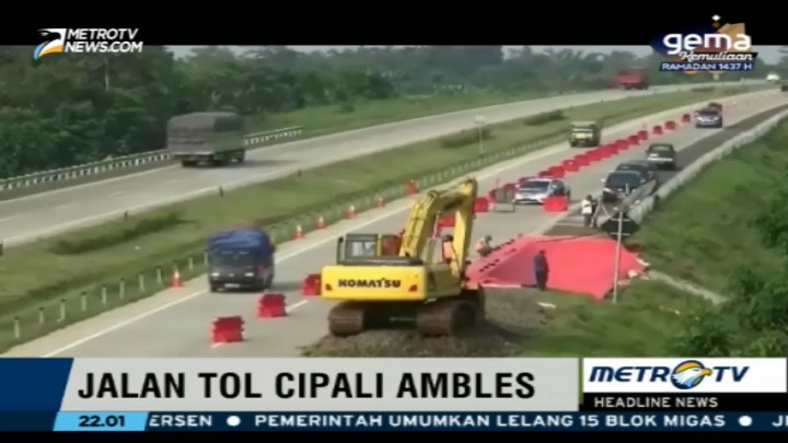 Ruas Tol Cipali Ambles Sepanjang 30 Meter