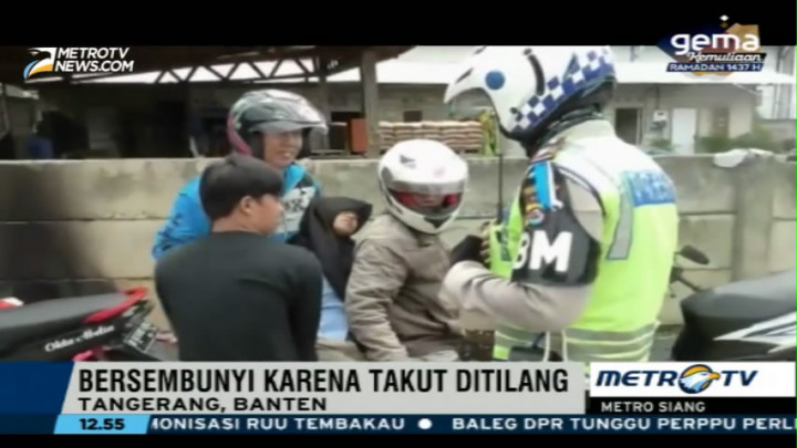 Pengendara Motor Pingsan Saat Terjaring Razia