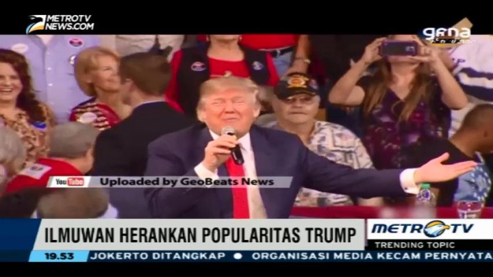 Steven Hawking Herankan Popularitas Trump