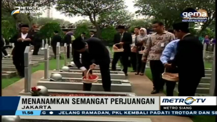 Jelang HUT Jakarta, Ahok Ziarah ke TMP Kalibata