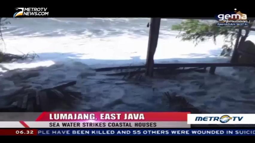 Sea Water Strikes Coastar Houses