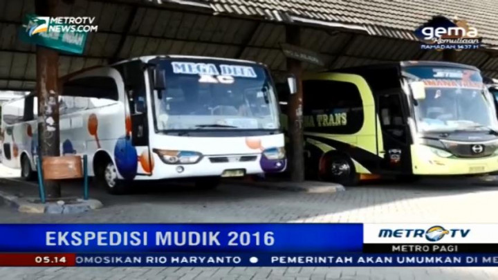 Persiapan Terminal Bus di Makassar Menjelang Mudik
