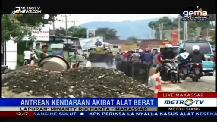 Perbaikan Jalan Trans Sulawesi Jelang Mudik