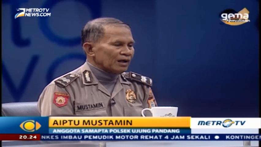 Polisi Ini Menyambi Jadi Tukang Tambal Ban Karena Hobi