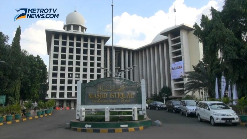 Jelang Lebaran Masjid Istiqlal Dibersihkan