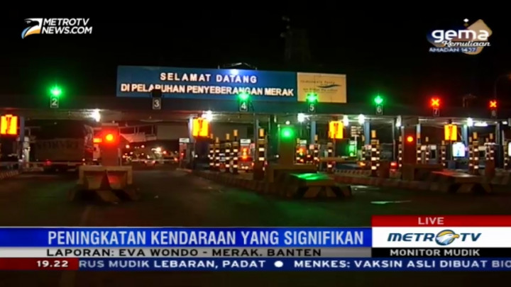 Penumpang di Pelabuhan Merak Mulai Melonjak