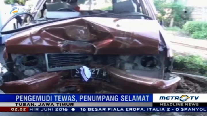 Minibus Tabrak Pohon, Satu Tewas