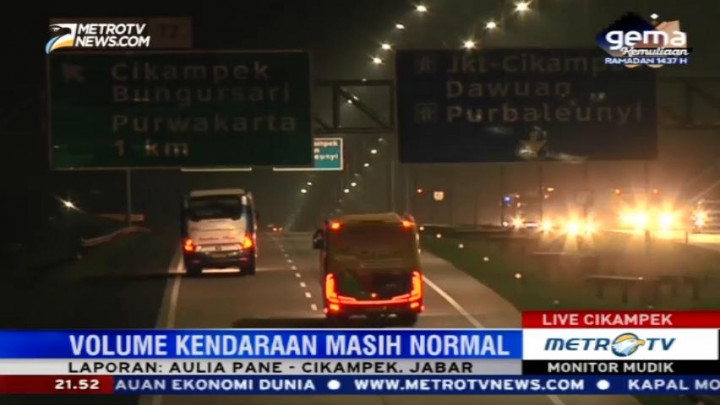 Volume Kendaraan di Tol Cikampek Masih Normal