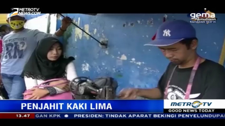 Penjahit Kaki Lima Kebanjiran Order Jelang Lebaran