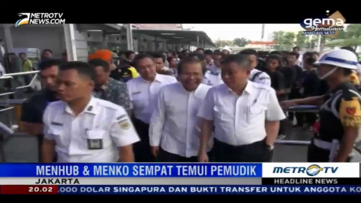 Menhub Jonan dan Menko Rizal Lepas Mudik Gratis di Stasiun Senen