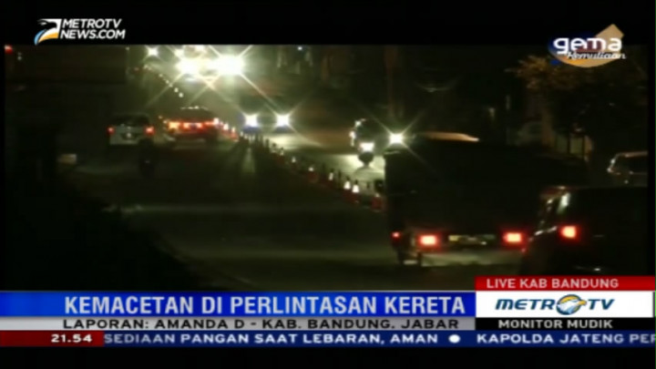 Volume Kendaraan di Exit Tol Cileunyi Mulai Meningkat