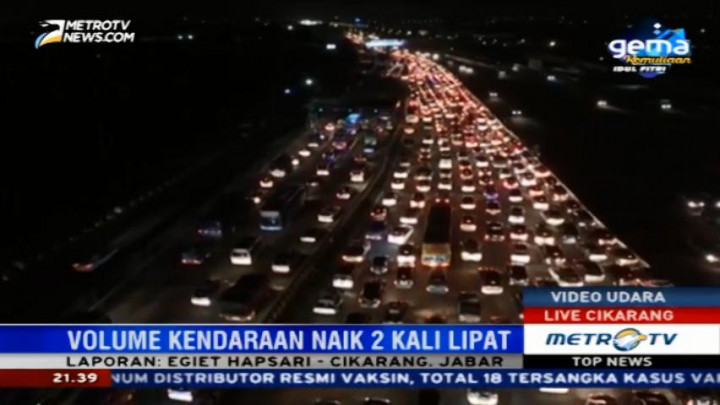 Antrean Kendaraan di Tol Cikarang Utama Capai 1 Km