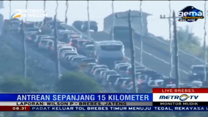 Exit Tol Brebes Timur Masih Antre Panjang