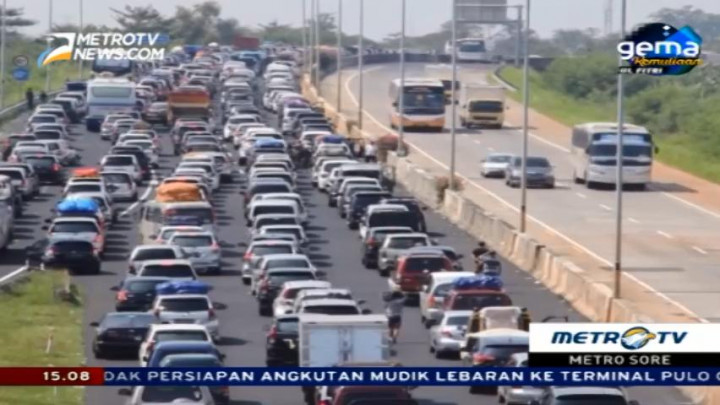 Macet di Tol Kanci-Pejagan Mengular Hingga 22 Km