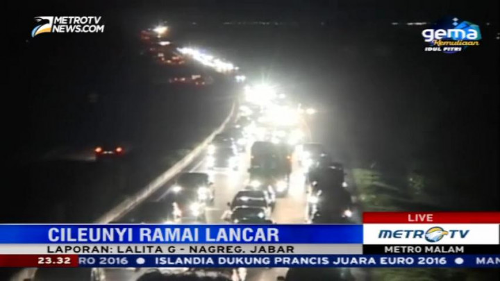 Antrean Kendaraan di Exit Tol Cileunyi Sepanjang 3 Km