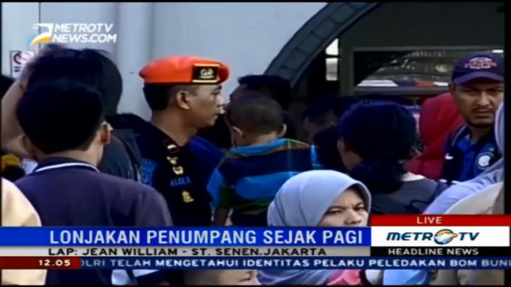 Pemudik Masih Menumpuk di Stasiun Pasar Senen