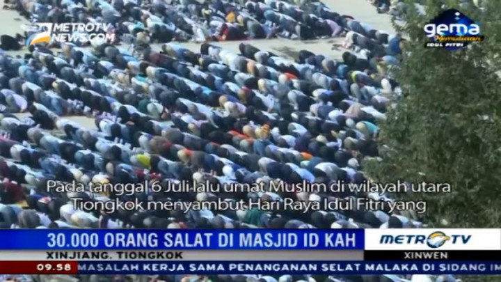 Suasana Salat Idul Fitri di Xinjiang