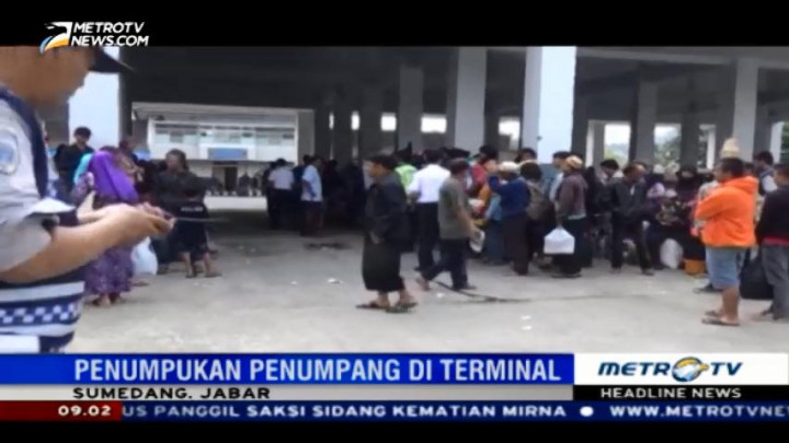 Penumpukan Penumpang Terjadi di Terminal Ciakar Sumedang