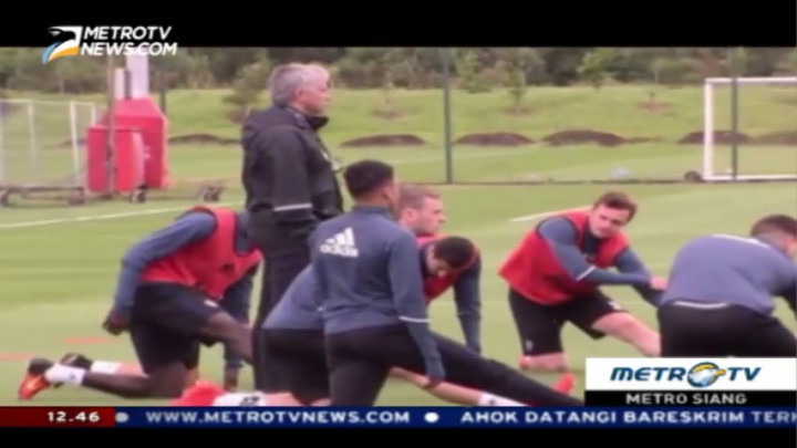 Latihan Perdana MU Bersama Mourinho Diikuti Pemain Baru