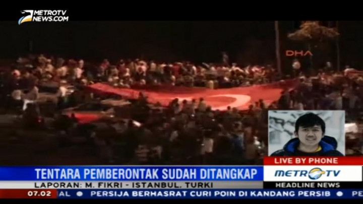 Warga Turki Turun ke Jalan Tolak Kudeta Militer