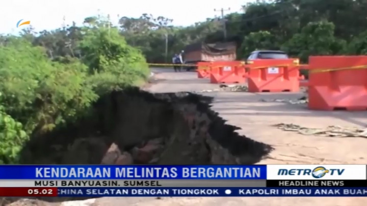 Jalinteng Sekayu Amblas Akibat Longsor