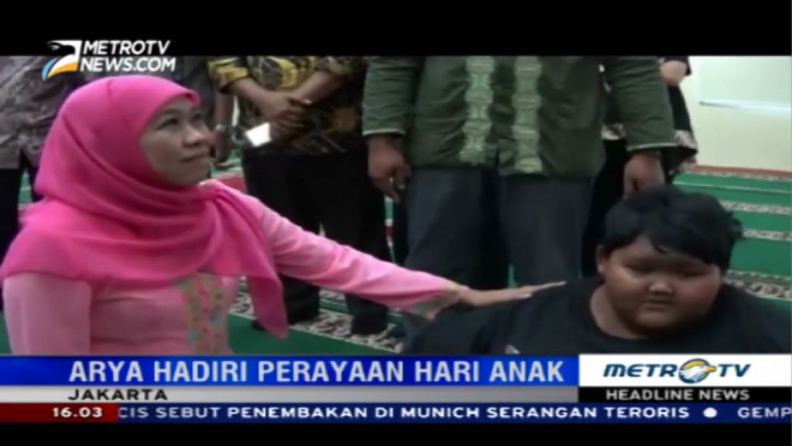 Mensos Khofifah Bertemu Arya