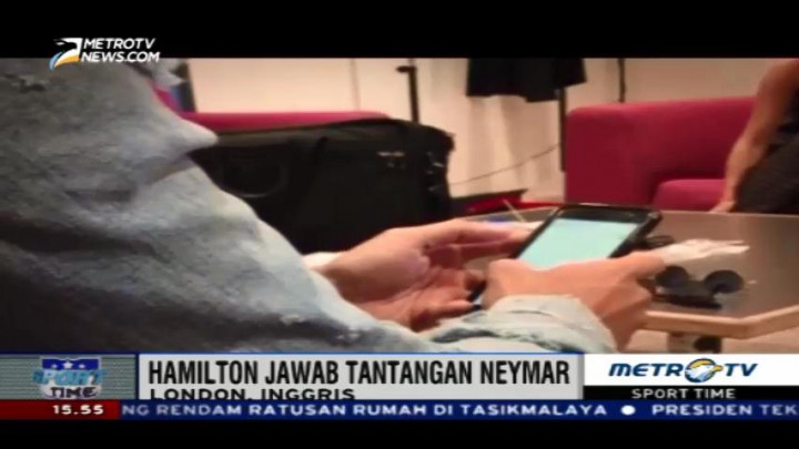 Hamilton Jawab Tantangan Neymar untuk Bermain Soccer Emoji