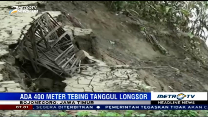 Tanggul Bengawan Solo di Bojonegoro Terkikis