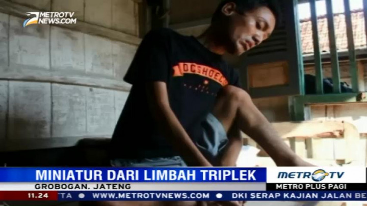 Tetap Berkarya Meski di Atas Kursi Roda