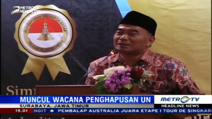 Mendikbud Tidak akan Ubah Kurikulum 2013